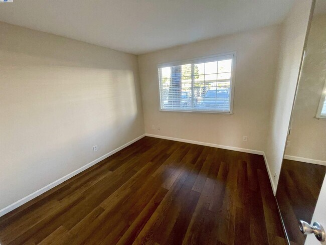 Building Photo - 7317 Starward Dr