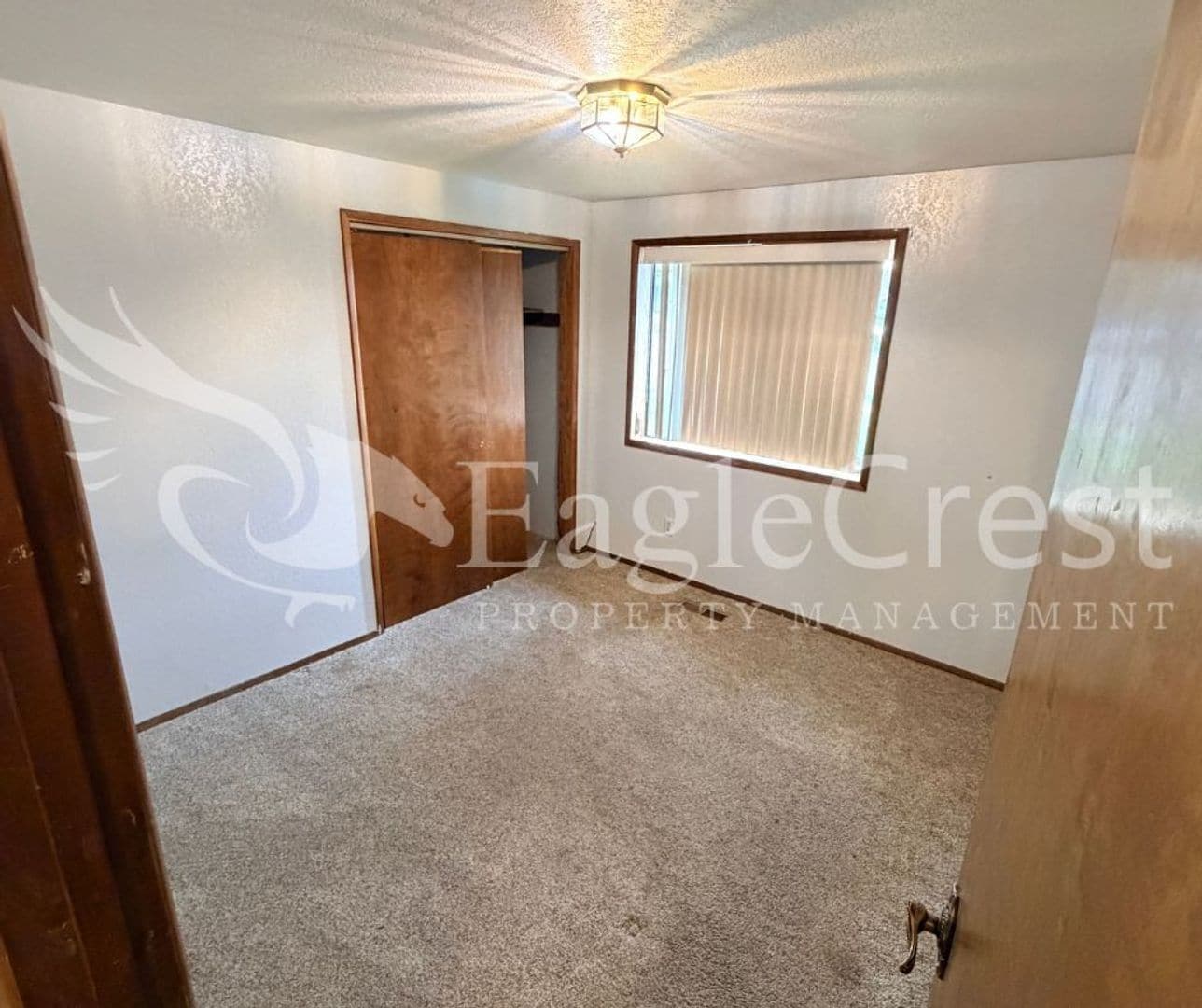 Building Photo - Thoughtfully Designed 3 Bedroom 2 bathroom Home with Open Kitchen and Private Deck