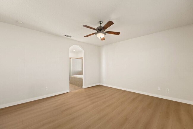 Building Photo - Stunning and Beautifully Spacious Home