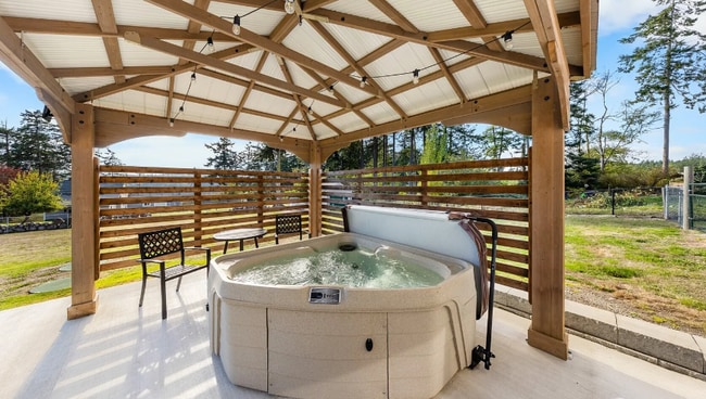 Building Photo - 1372 Orchard Loop