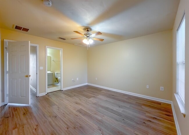 Building Photo - 1558 Devoe St