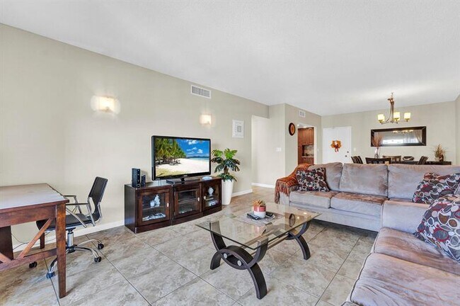 Building Photo - 1985 S Ocean Dr