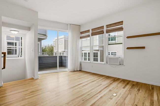 Building Photo - 619 Federal Ave E