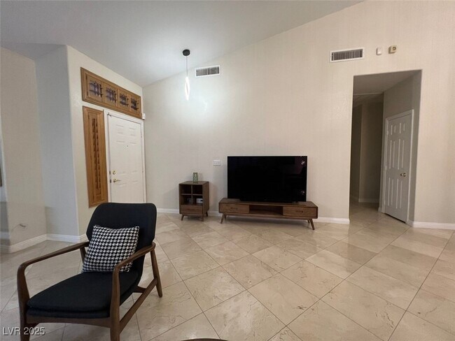 Building Photo - 8350 Campana Dr