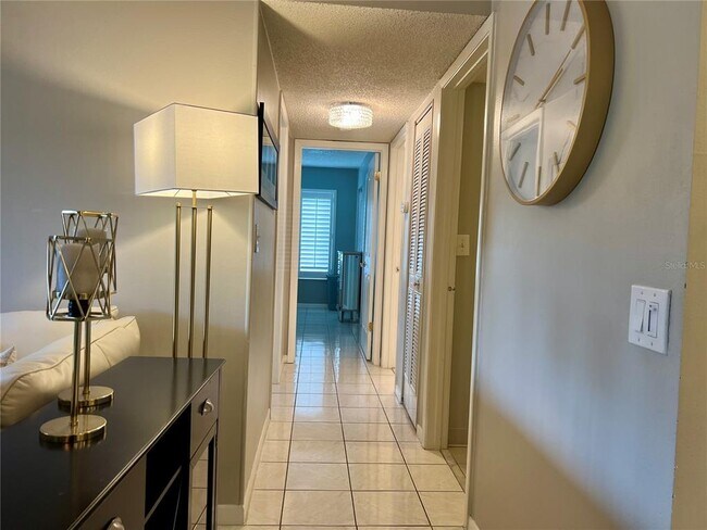 Building Photo - 1151 Pine Ridge Cir W