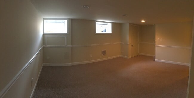 Building Photo - 234 N Summit St