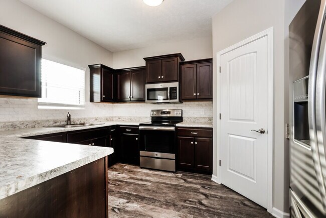 Building Photo - 1716 Sunray Dr