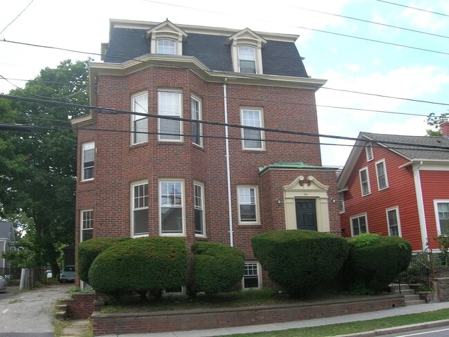 Building Photo - 226 Gano St