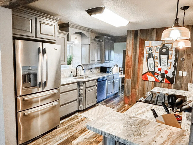 Building Photo - 578 Sequoyah Dr
