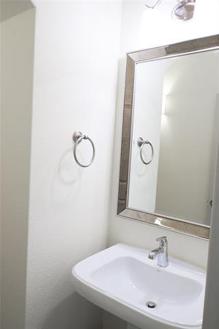 Building Photo - 2401 Cort Dr