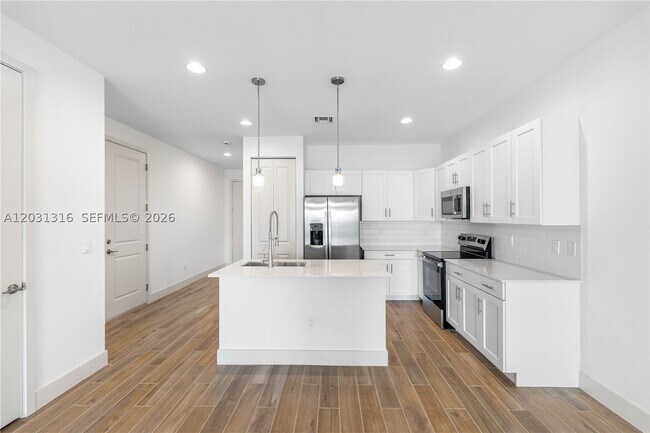 Building Photo - 7305 Ivory Spring The Luminosa