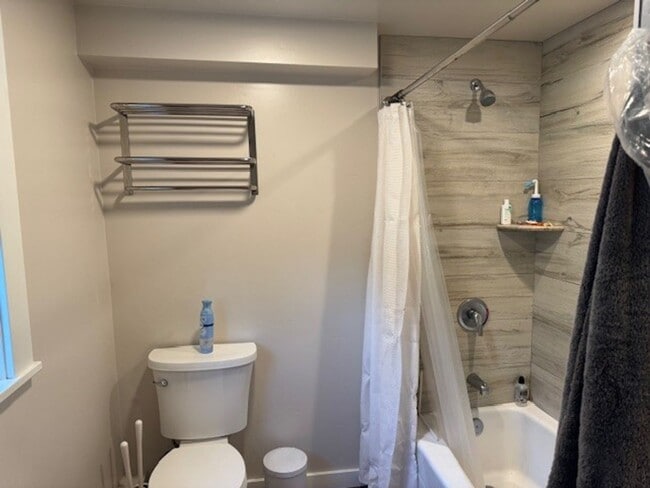 Building Photo - 2 bedroom Victorian era upstairs Flat walk to downtown Nevada City