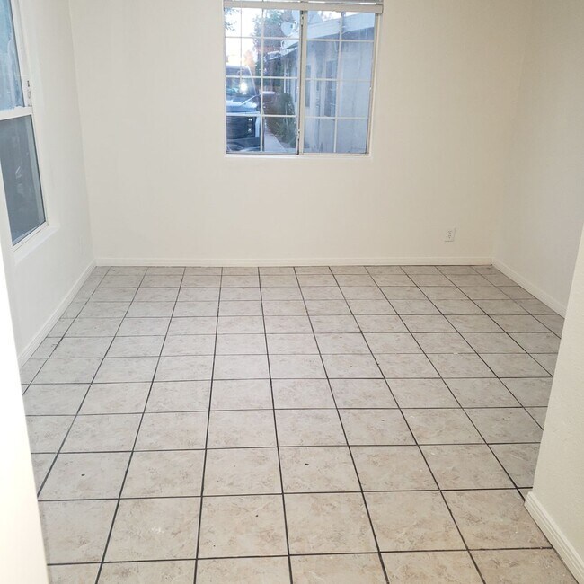 Building Photo - 2036 Patterson St
