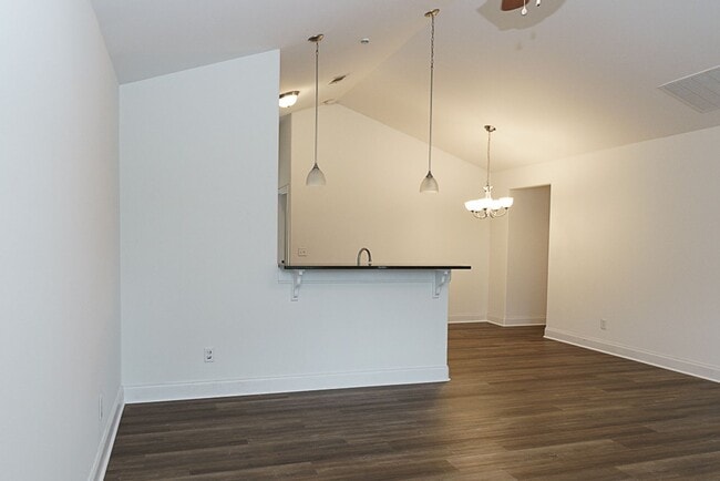 Building Photo - Three Bedroom House with Gated Backyard