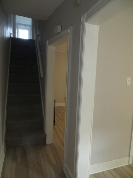 Building Photo - 503 Linden Ave