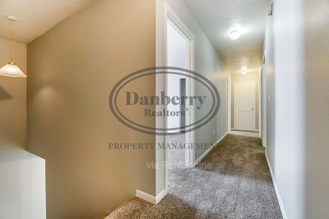 Building Photo - 1103 Searles Rd