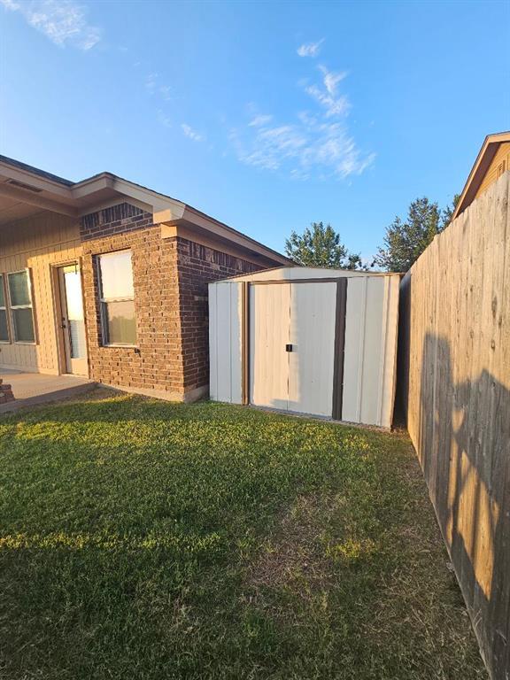 Building Photo - 2732 Lerkim Ln