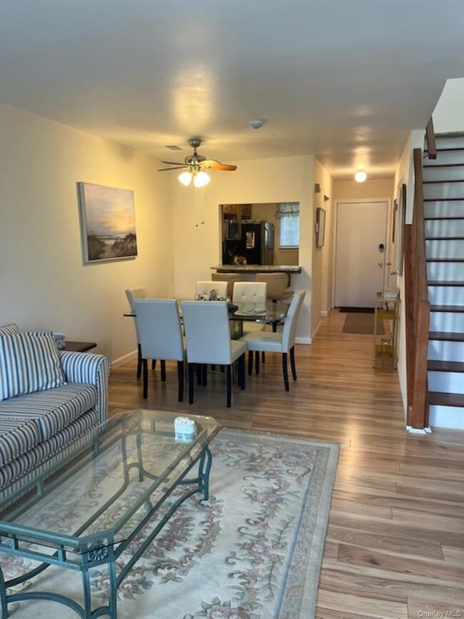 Building Photo - 220 Montauk Hwy