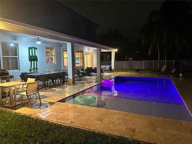 Building Photo - 1063 Sunflower Cir