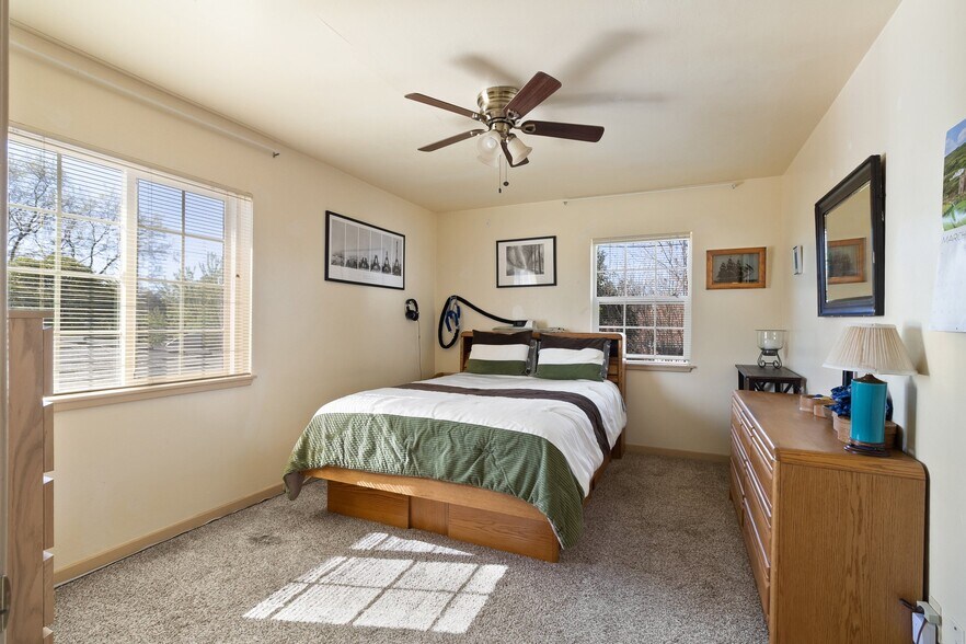 Building Photo - 504 W Marlette St