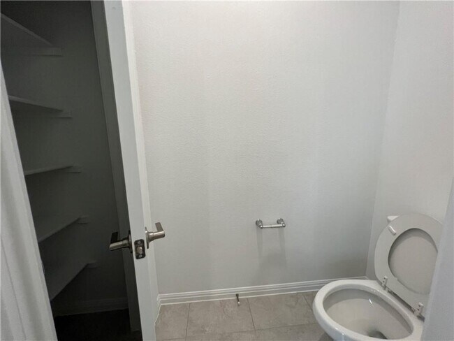 Building Photo - 10412 Spanish Jennet Wy