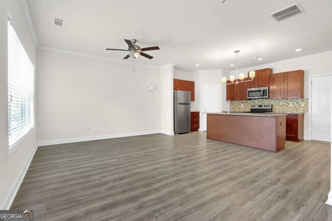 Building Photo - 232 Cashes Dr
