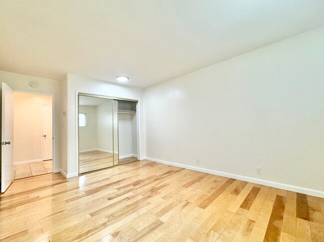Building Photo - 834 2nd St