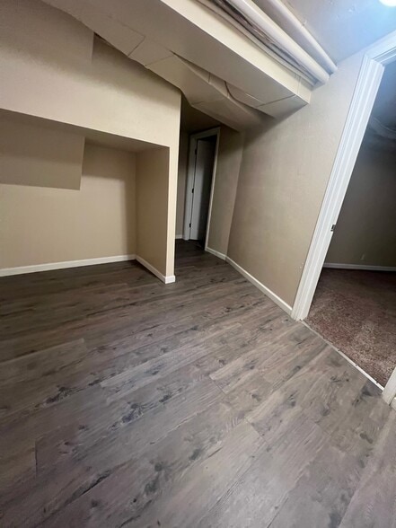 Downstairs Foyer - 881 Bishop Rd