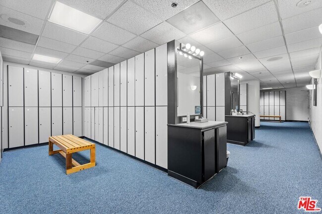 Building Photo - 4316 Marina City Dr