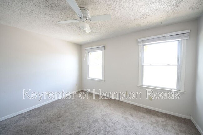 Building Photo - 20 Academy Ln