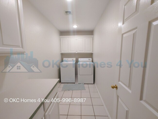 Building Photo - Spacious and Updated 3 Bed in Norman!