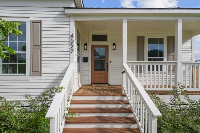 Building Photo - 4027 Ursuline St