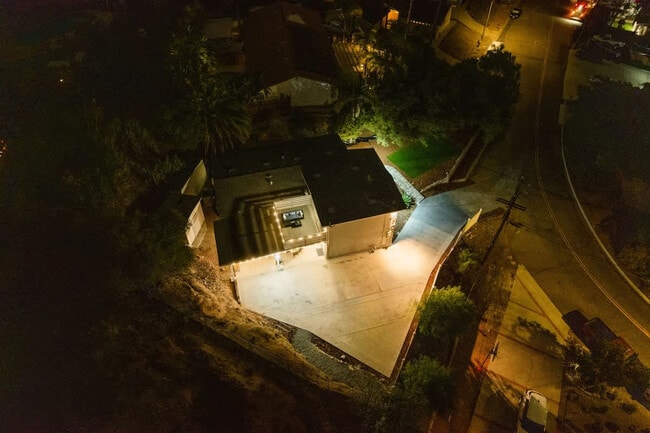 Building Photo - 10150 Sierra Madre Rd