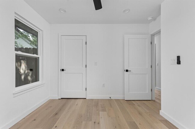 Building Photo - 5803 Blythewood Dr