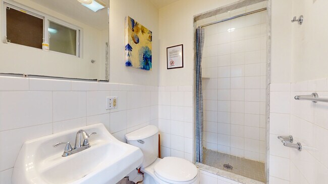 Building Photo - 1029 Beacon St