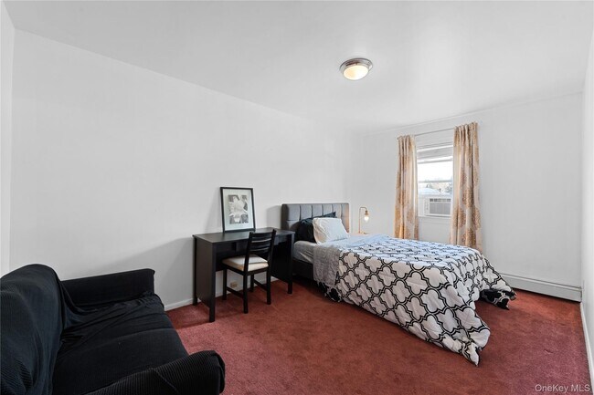 Building Photo - 46 Crown St