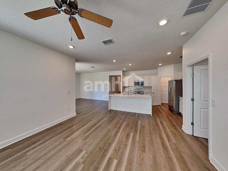 Building Photo - 3204 Carthage Ave