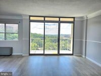 Building Photo - 2059 Huntington Ave