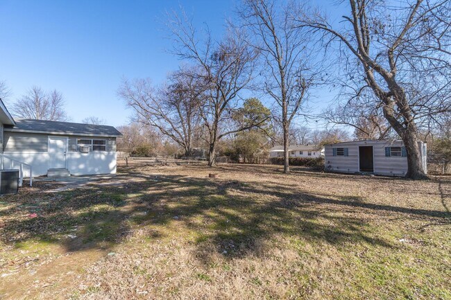 Building Photo - * Move-In Special * Beautiful 4 Bed / 3 Ba...