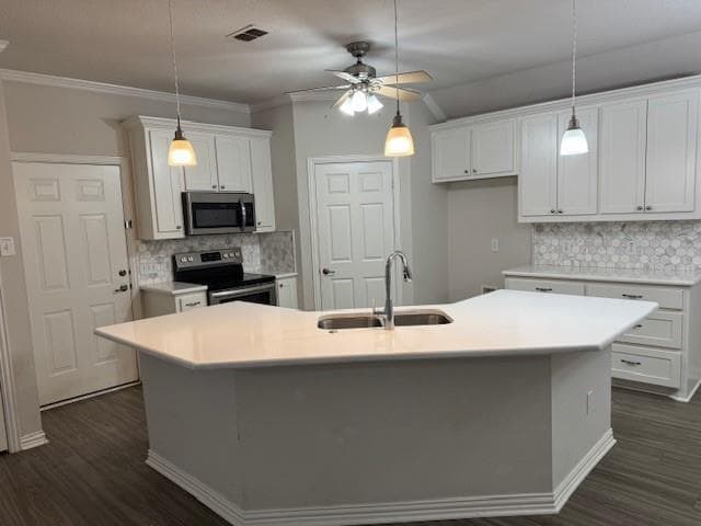 Building Photo - 106 Royal Crest Ct