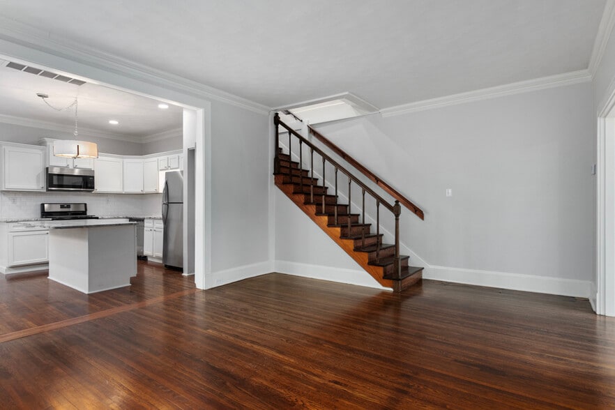 Building Photo - 282 Hawthorne St