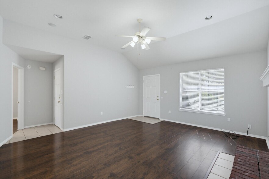 Building Photo - 7917 Thompson Pky