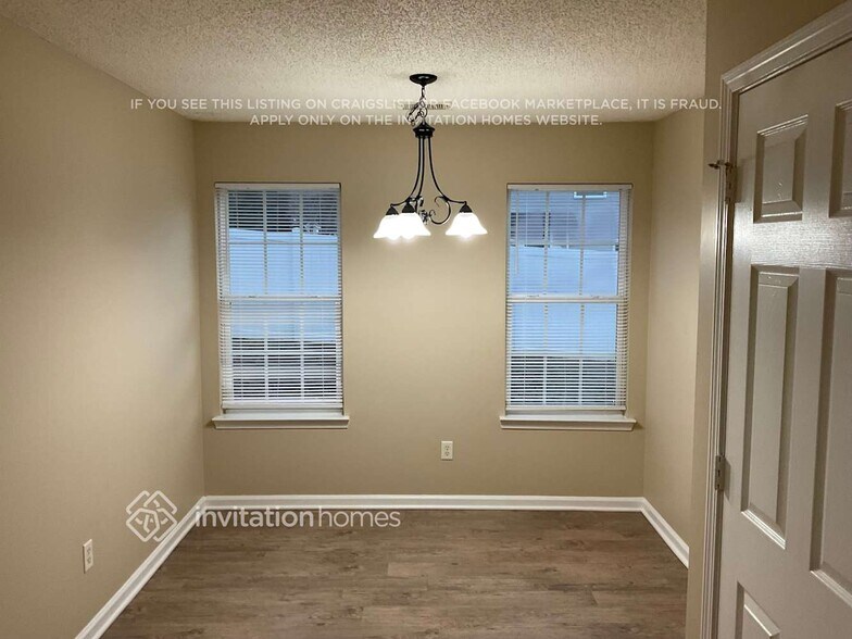 Building Photo - 706 Denise Ct