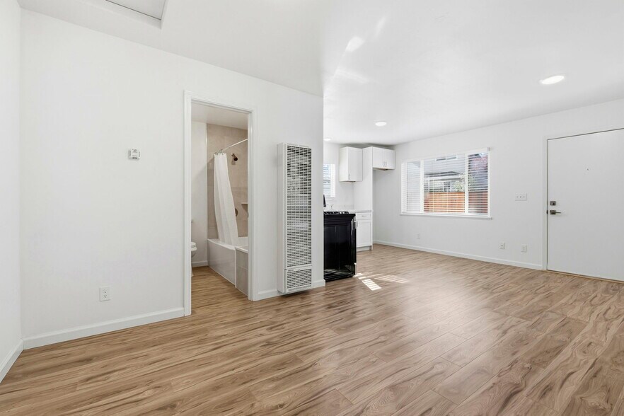 Building Photo - 114 Park Ave