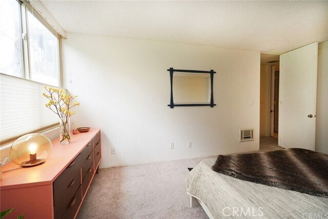 Building Photo - 6542 Ocean Crest Dr