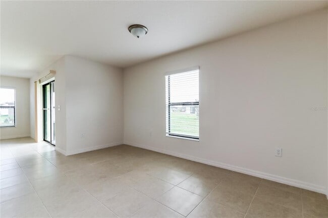 Building Photo - 2127 Peyto Wy