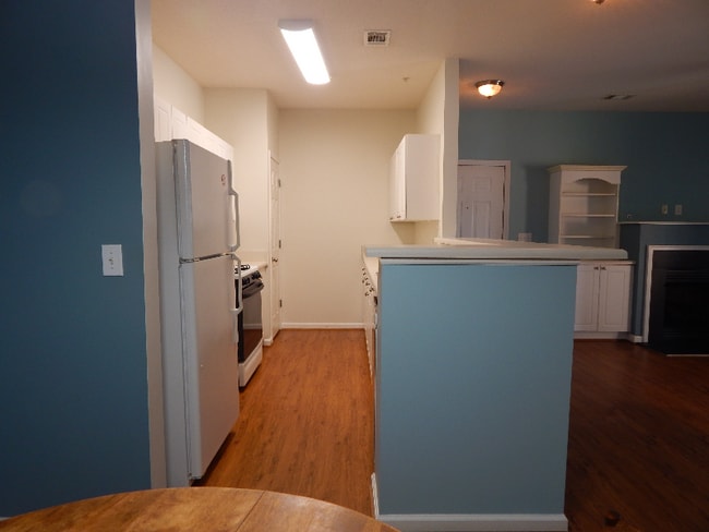 Building Photo - 301 McKenna Cir