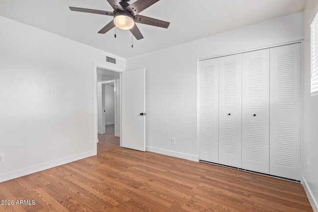 Building Photo - 2111 S River Dr