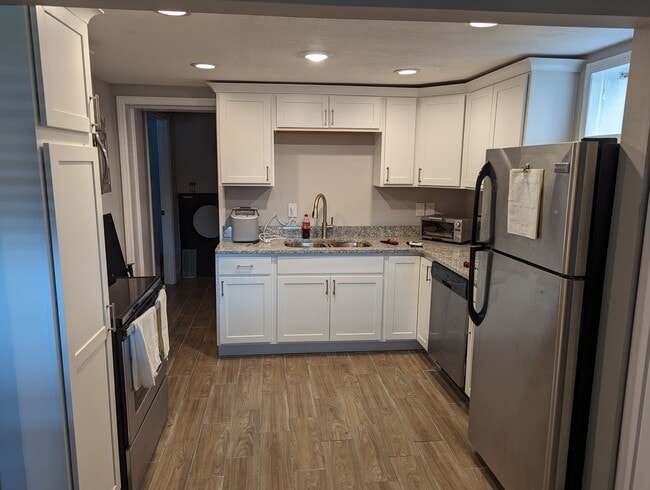 Primary Photo - 105 James Agee St