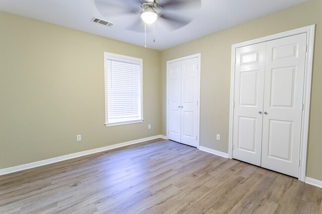 Front bedroom - 1627 Rock Hollow Loop